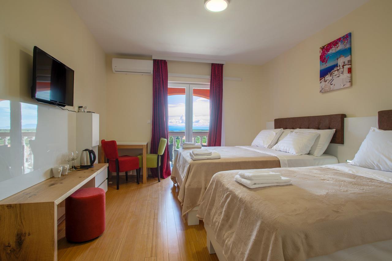 Hotel Livadic & Restaurant Ližnjan المظهر الخارجي الصورة