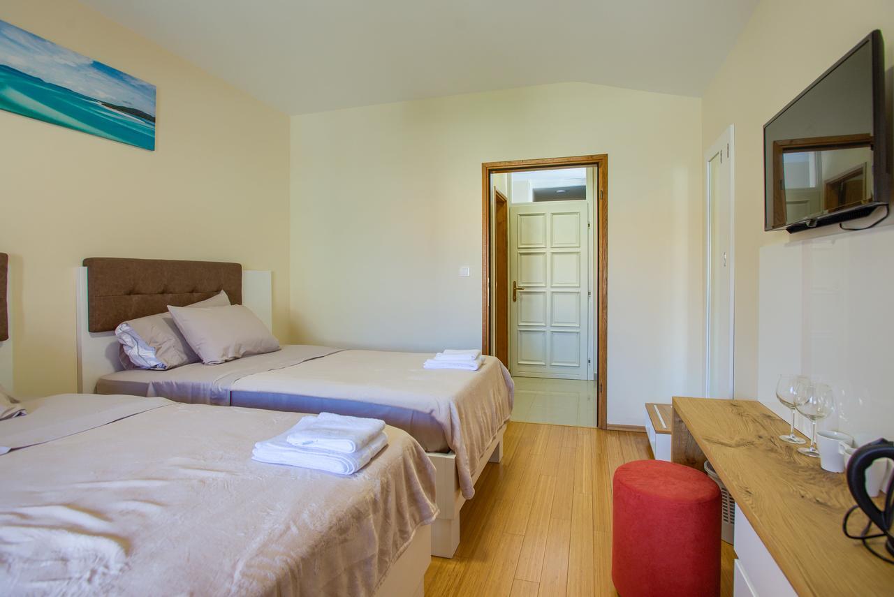 Hotel Livadic & Restaurant Ližnjan المظهر الخارجي الصورة