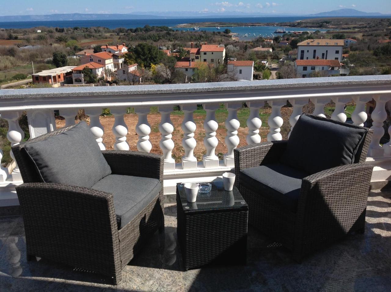 Hotel Livadic & Restaurant Ližnjan المظهر الخارجي الصورة
