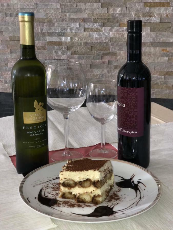 Hotel Livadic & Restaurant Ližnjan المظهر الخارجي الصورة